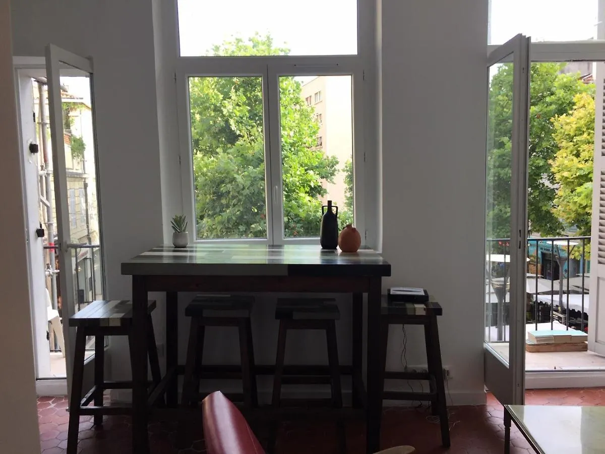 Typique T2 Terrasse Situe Quartier Panier Vieux Port Apartment Marseille France