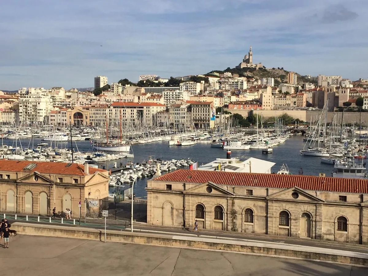 Typique T2 Terrasse Situe Quartier Panier Vieux Port Apartment Marseille
